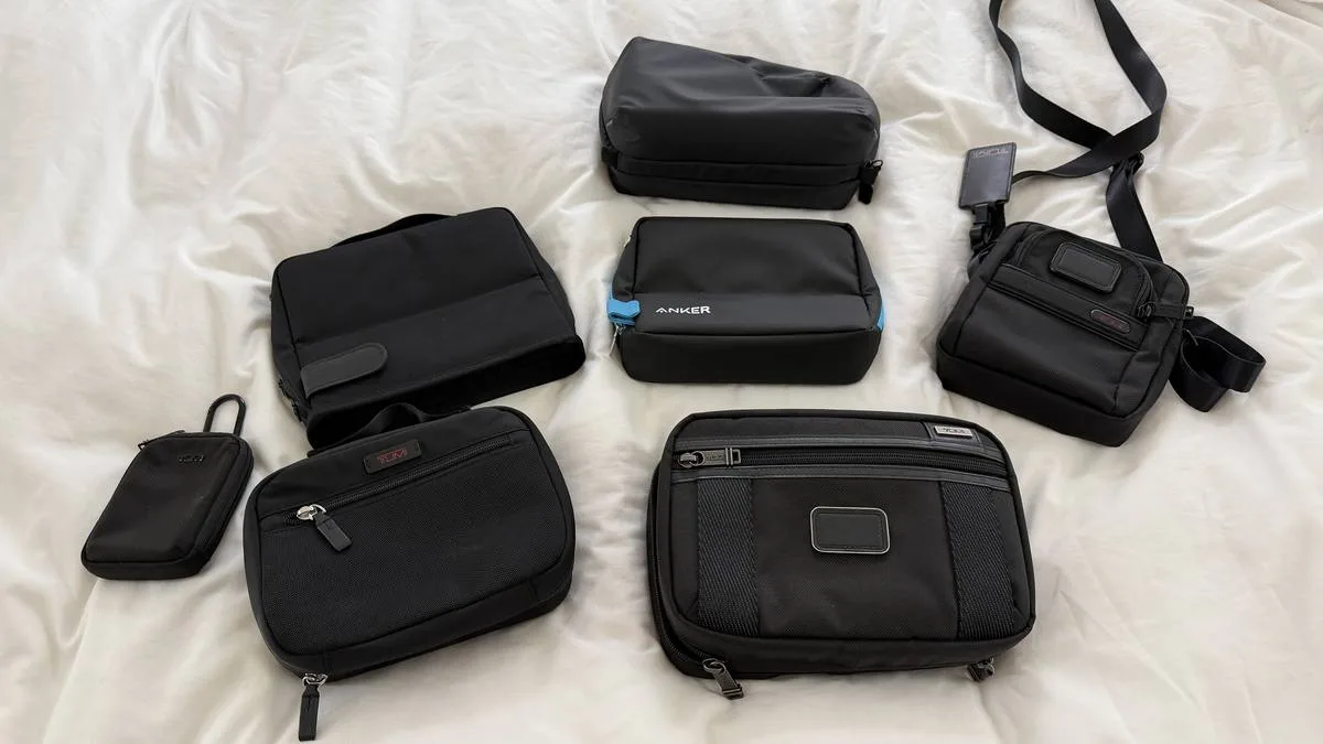 TUMI4点やAnker、初代ハコビズなど買い替えてきたガジェットポーチ7点