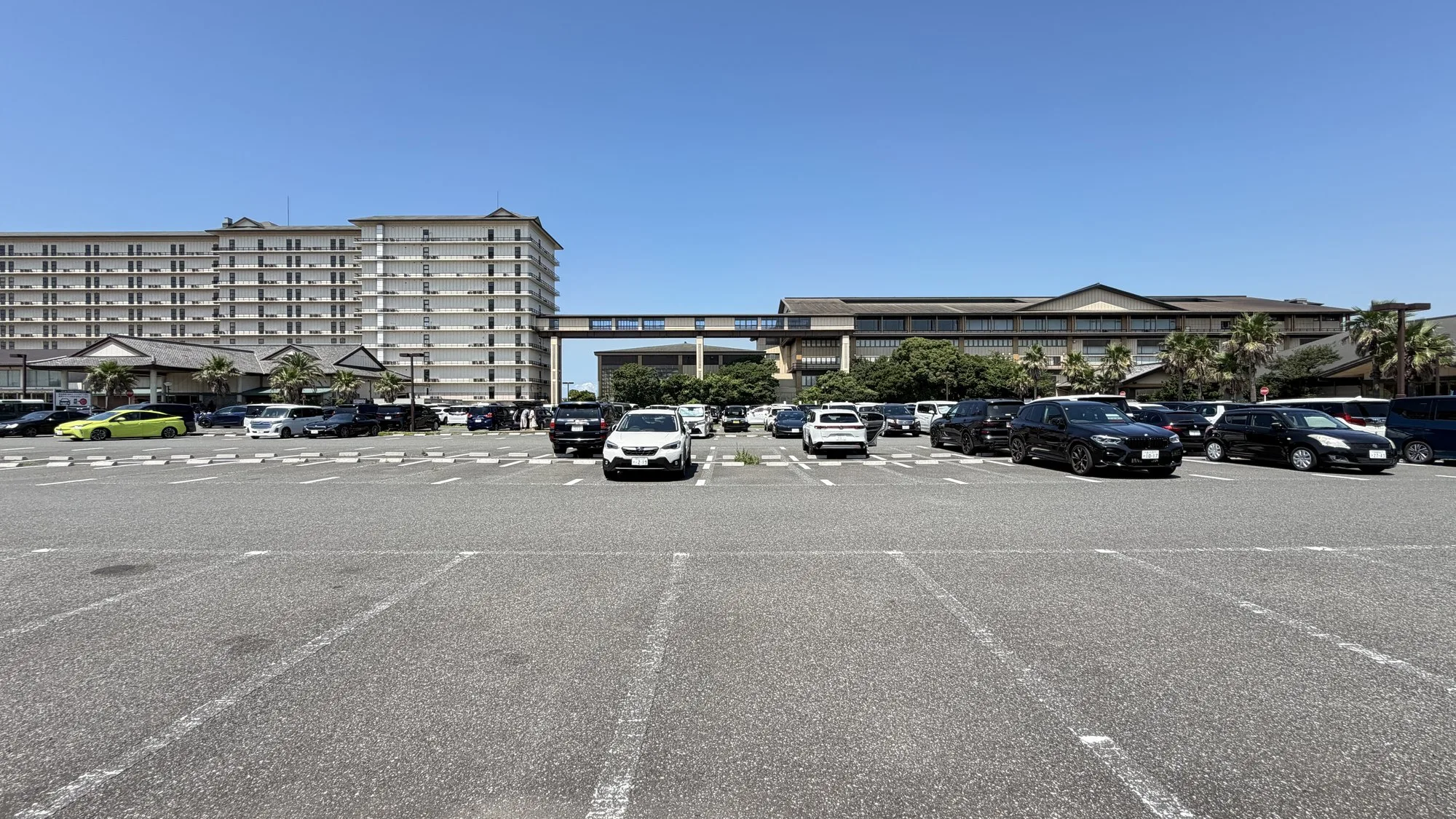 龍宮城スパ ホテル三日月の駐車場（午前中は空きあり・2026年7月）